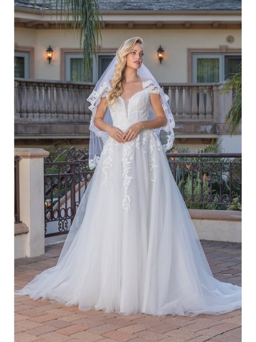 NEW OFF WHITE Wedding Dress Floor Length With Train Formal Elegant 0268